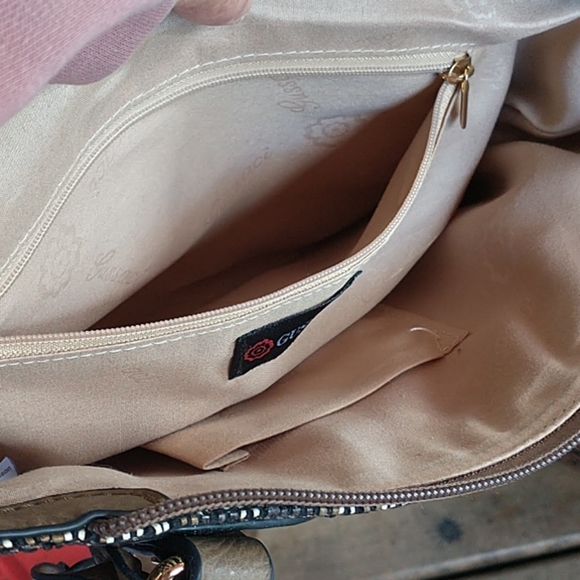 Gussaci Crossbody Leather Bag - Picture 7 of 10